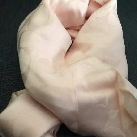 Coach Signature Wrap In Blush2 - Picture 2 of 8